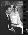 Assis � l'�glise, face � leur famille et leurs amis