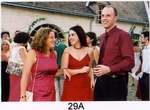 Claire, Martha et Matt en pleine discussion.